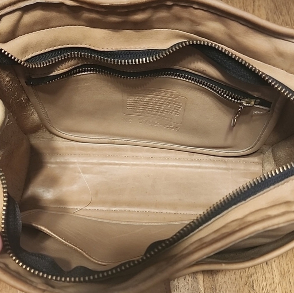 Coach  Brighton Putty Vintage  80's Leather Belt Bag - Picture 13 of 15